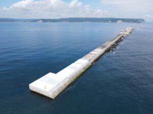 久慈港湾口地区防波堤築造工事
